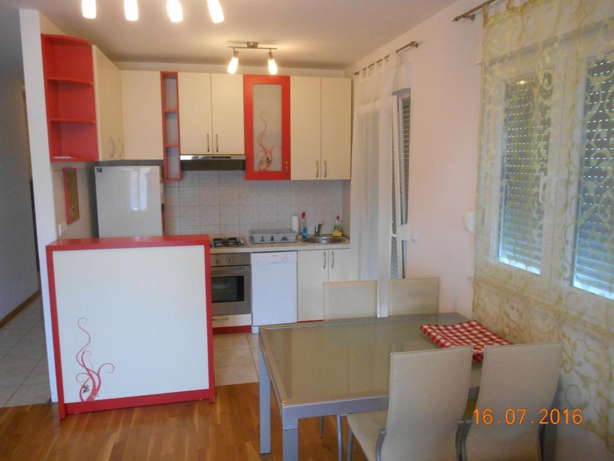 Toni Apartment โอมิช ภายนอก รูปภาพ