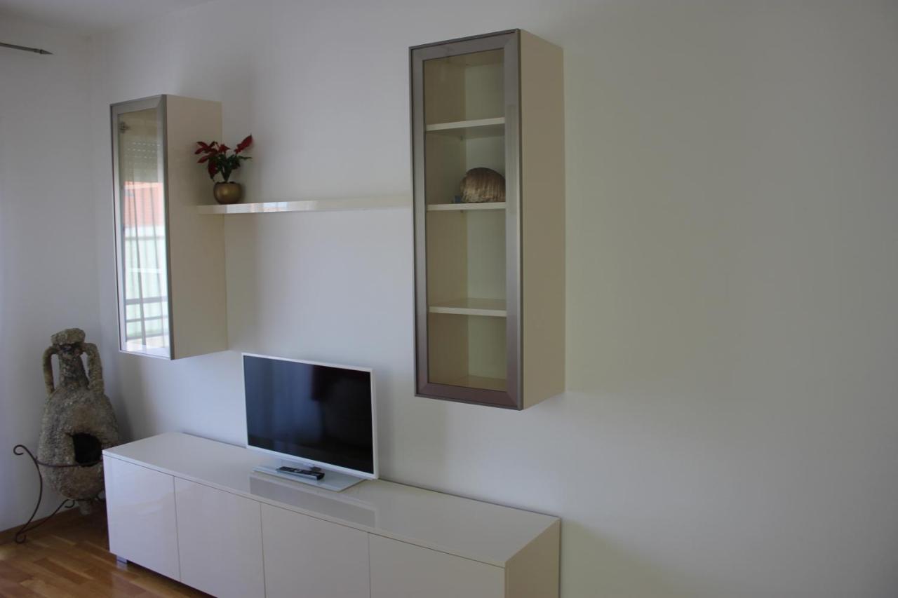 Toni Apartment โอมิช ภายนอก รูปภาพ