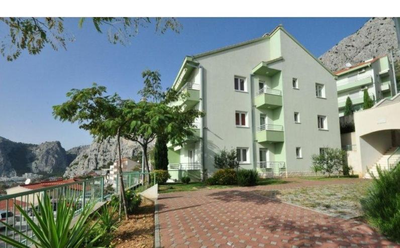 Toni Apartment โอมิช ภายนอก รูปภาพ